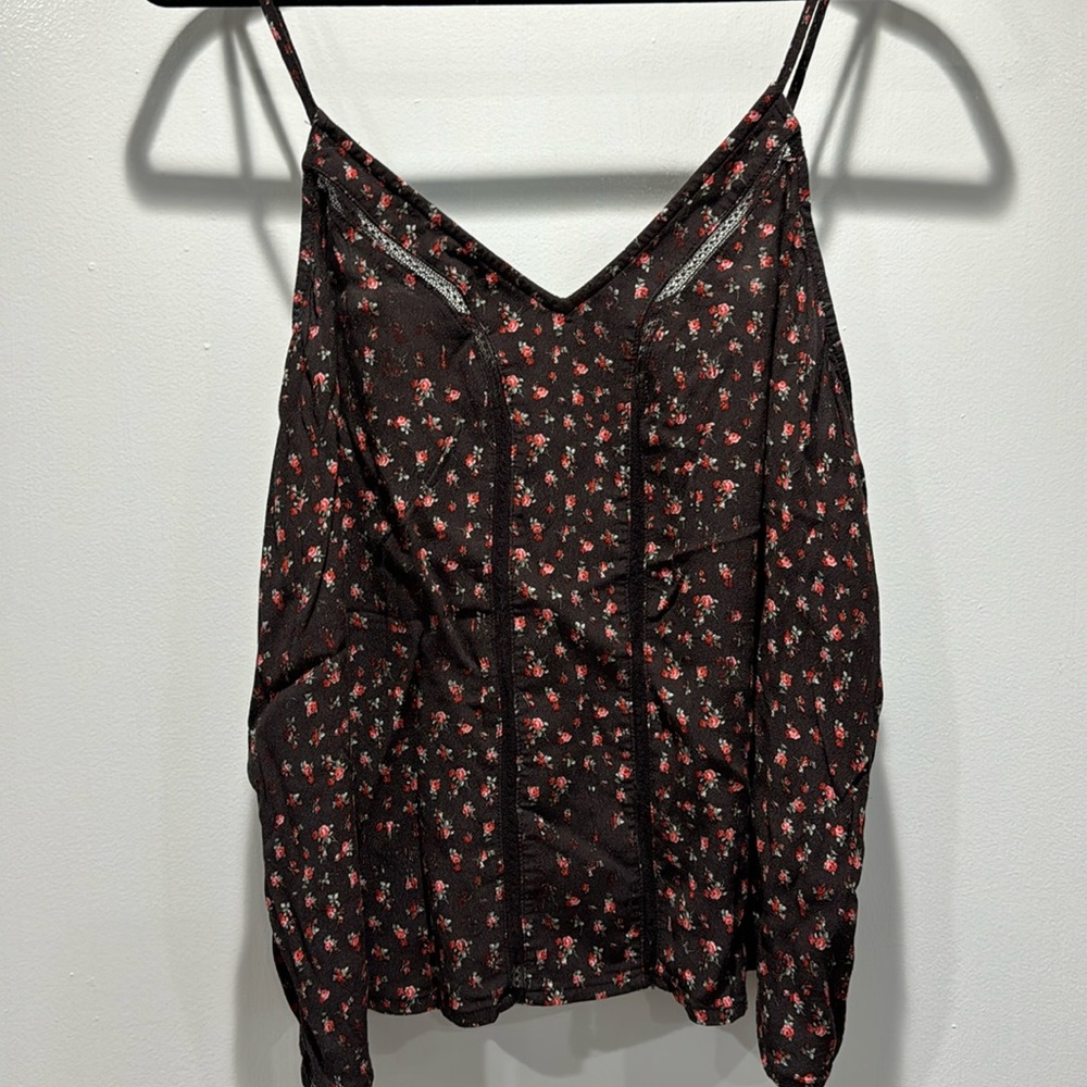 Treasure and bond tank. Brown with florals.